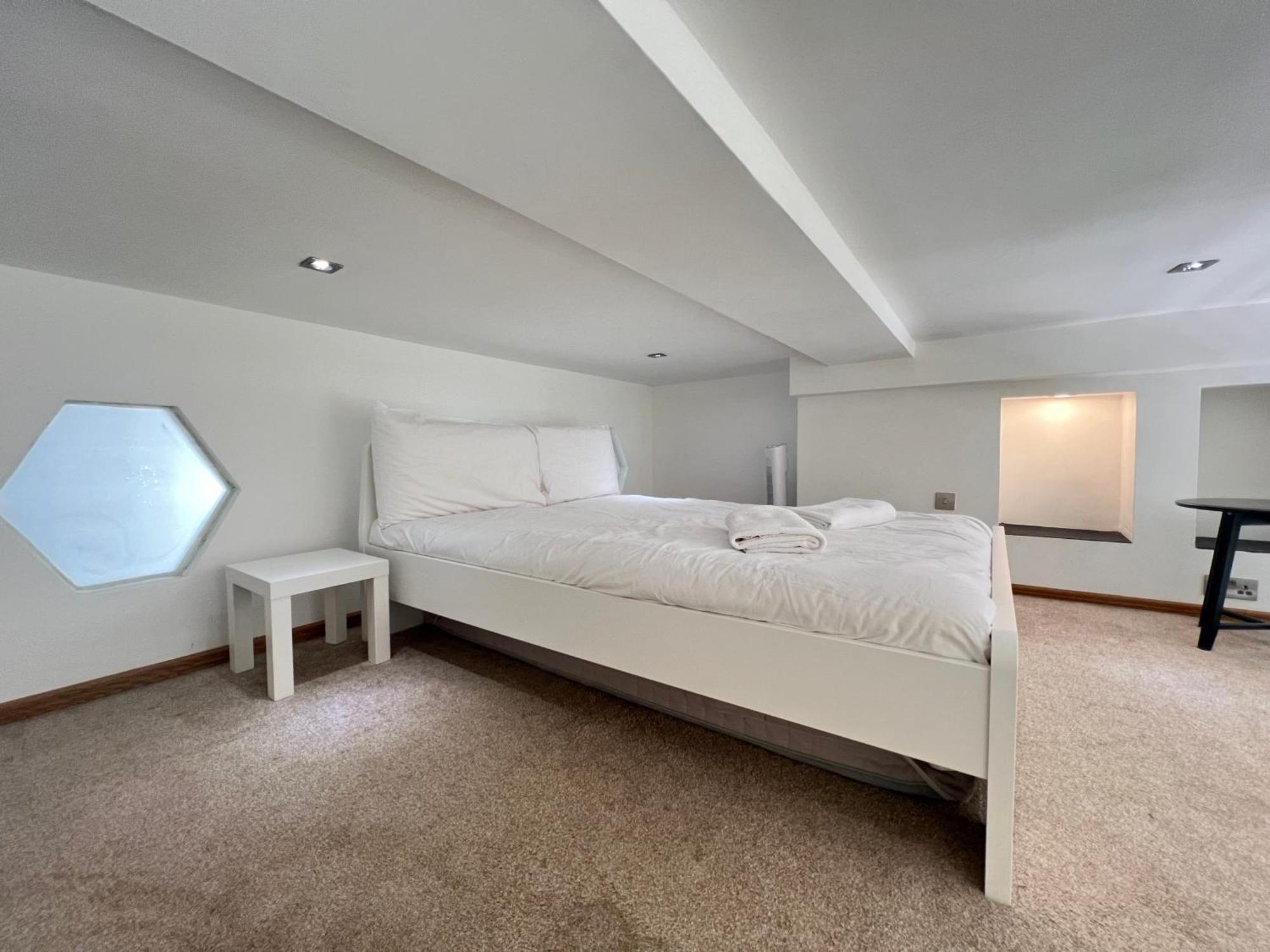 3.5 High Ceilings - Centrally Located Лондон Экстерьер фото