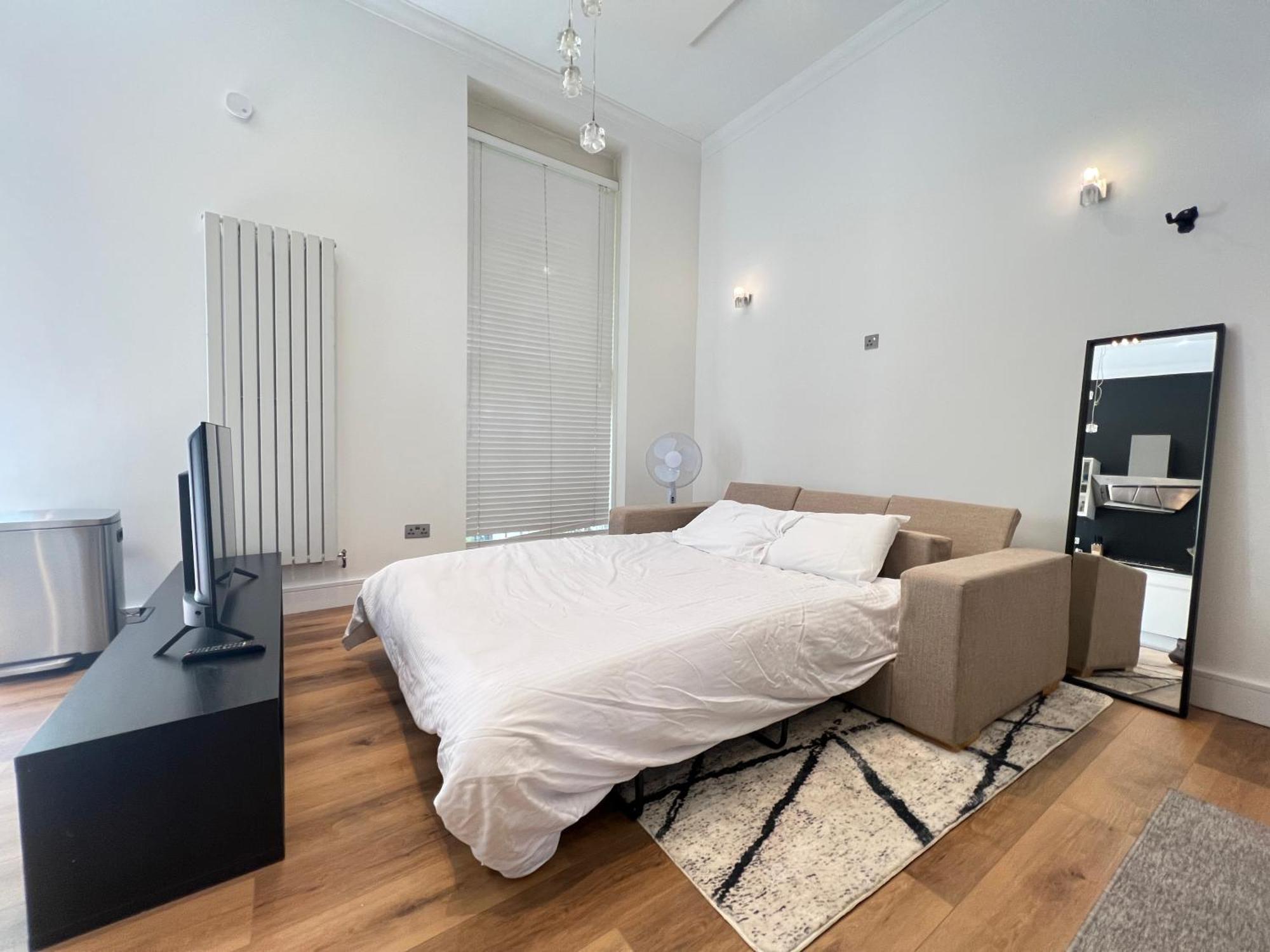 3.5 High Ceilings - Centrally Located Лондон Экстерьер фото