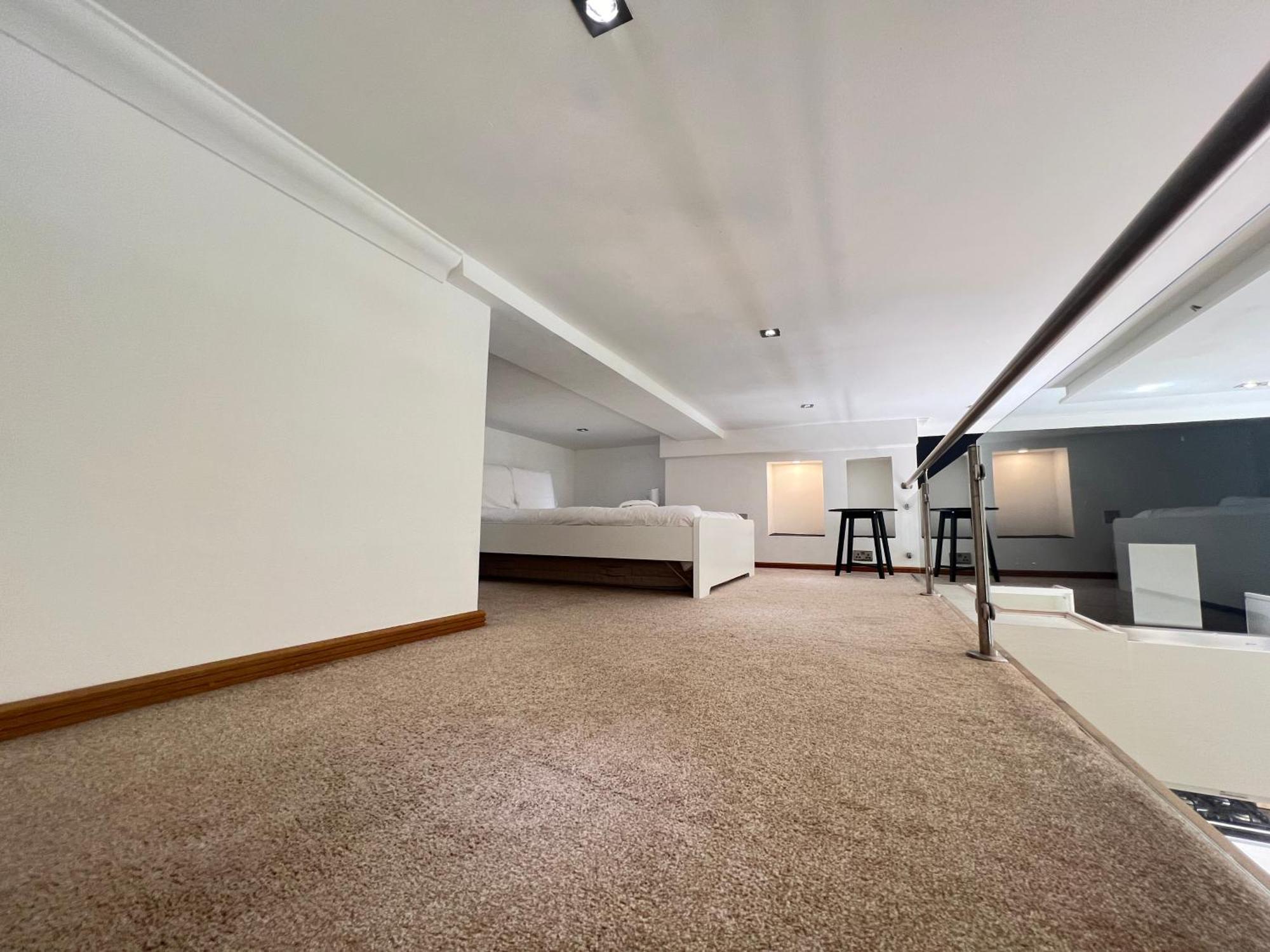 3.5 High Ceilings - Centrally Located Лондон Экстерьер фото