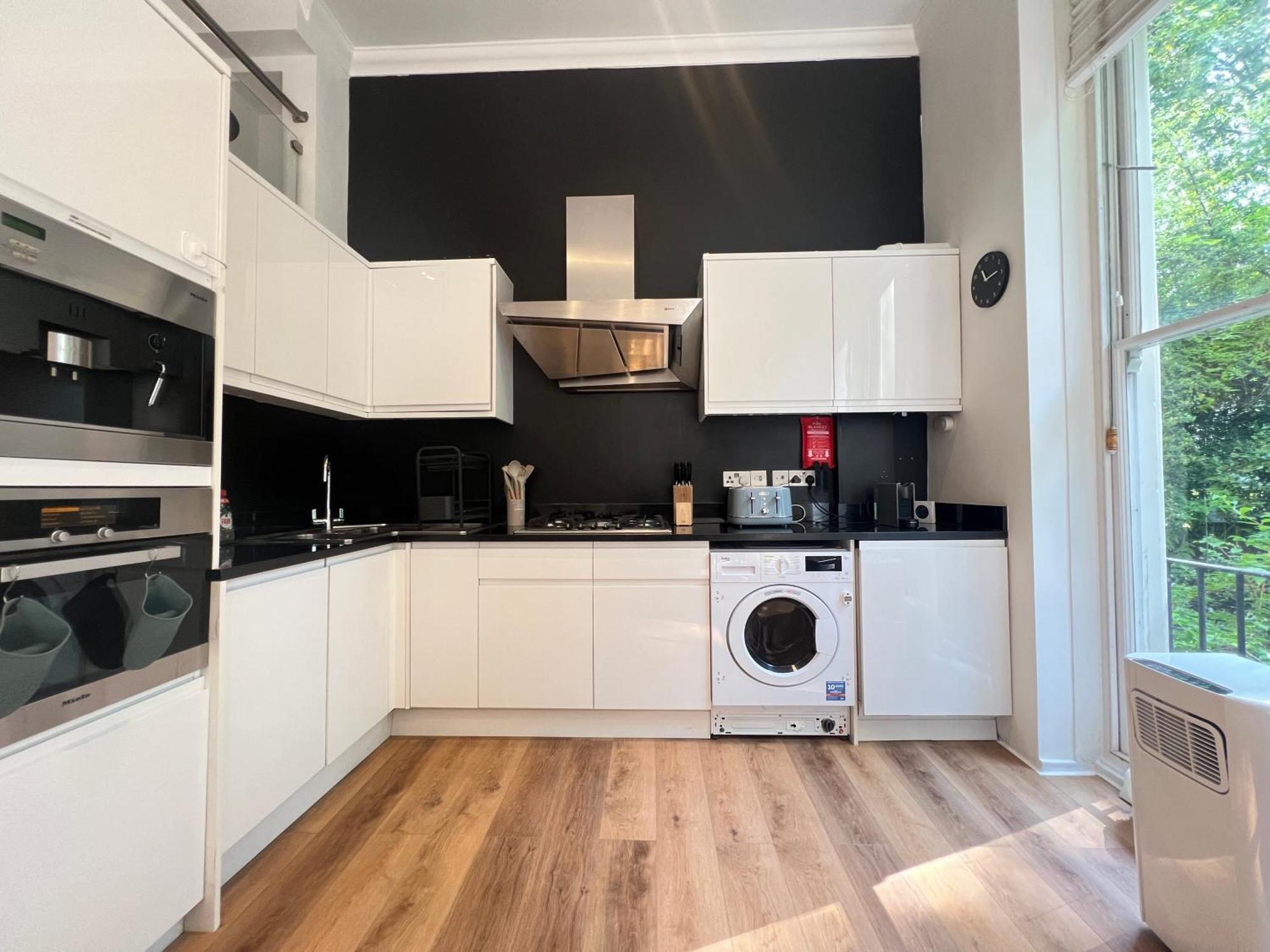 3.5 High Ceilings - Centrally Located Лондон Экстерьер фото