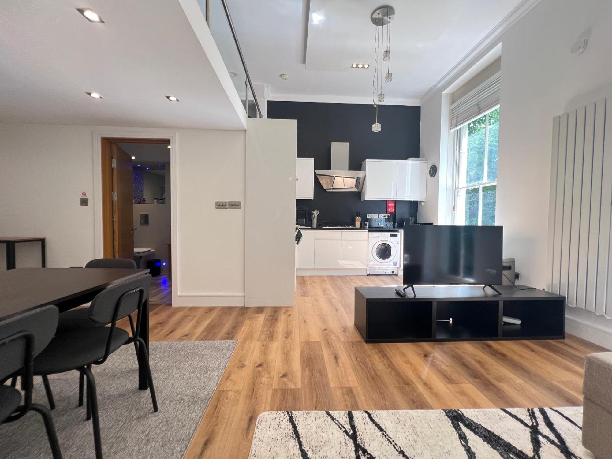 3.5 High Ceilings - Centrally Located Лондон Экстерьер фото